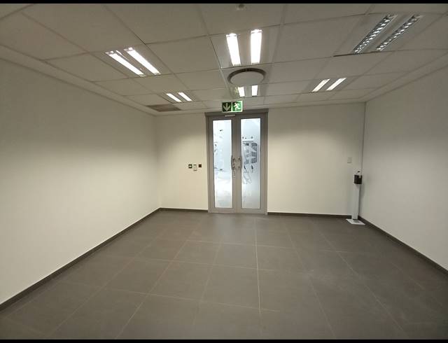 505M² OFFICE TO LET IN BRYANSTON